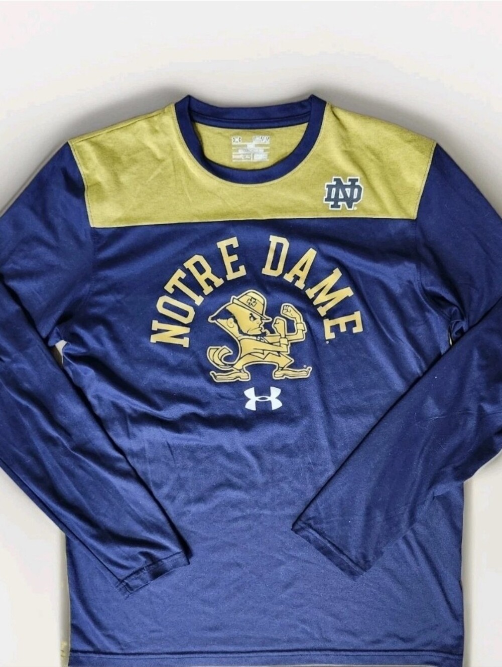Notre Dame Long Sleeve Shirt Mens Medium Under Armour Heatgear Lightweight Wicki